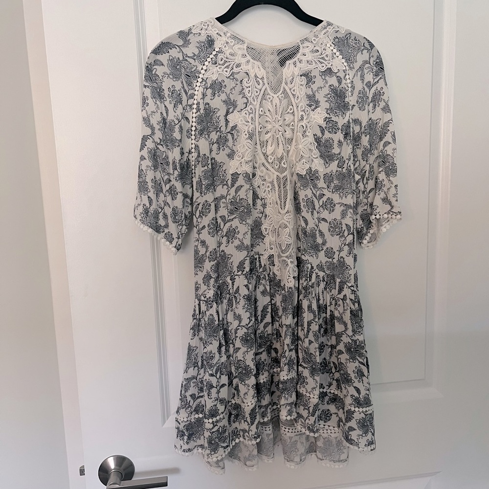 Super cute summer long top